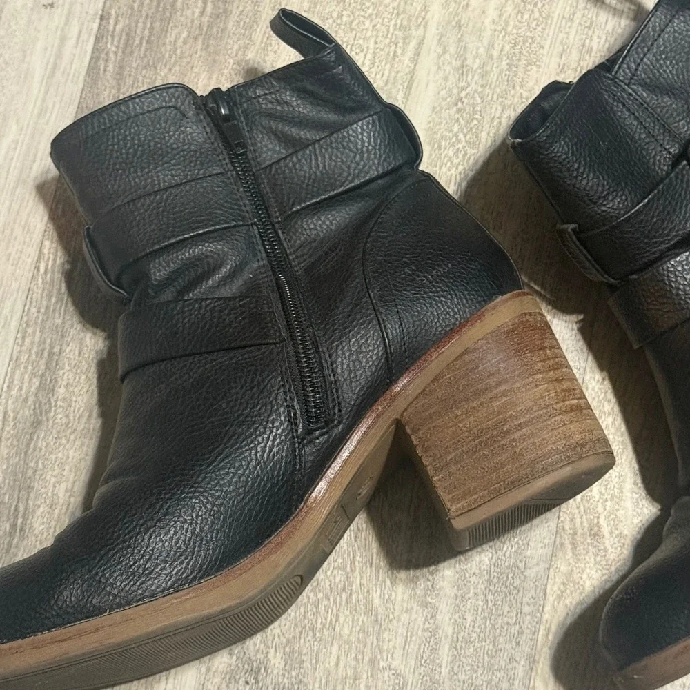 Mia‎ Black Faux Leather Ankle Boots Women's Size 7.5 Buckle Zipper Chunky Heel